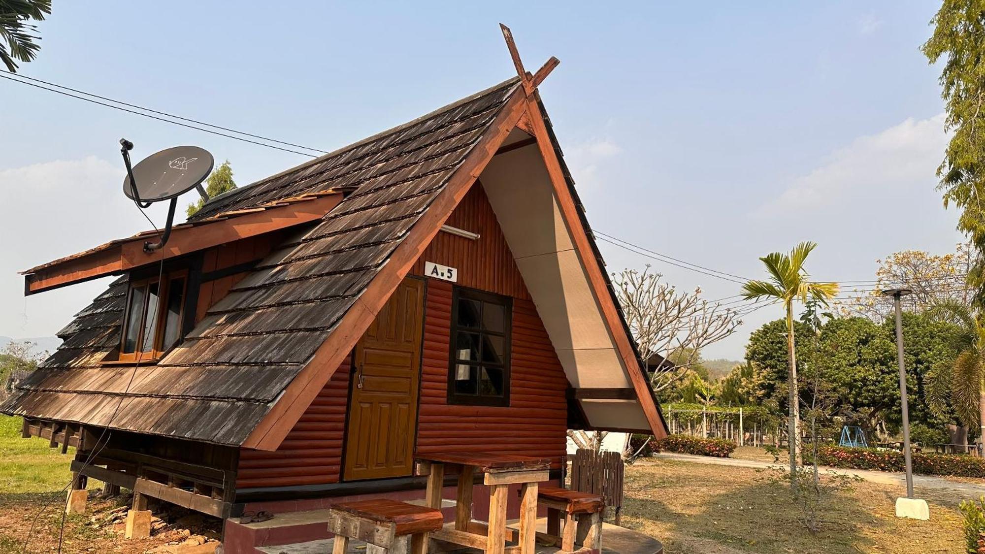 Mae Chaem Hotel And Resort Экстерьер фото